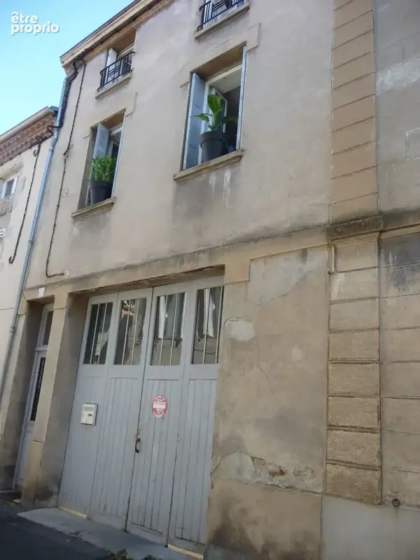 Montbrison centre maison de ville avec grand garage - photo 2