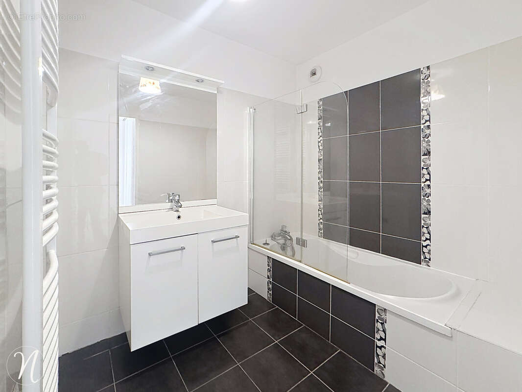 Appartement à SAINT-GENIS-LAVAL