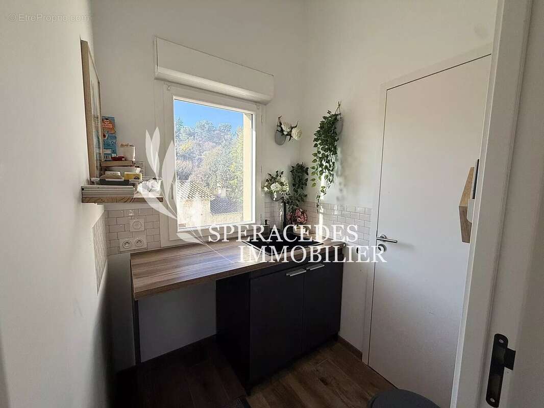 Commerce à LE ROURET