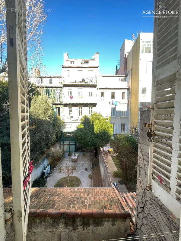 Appartement à MARSEILLE-1E