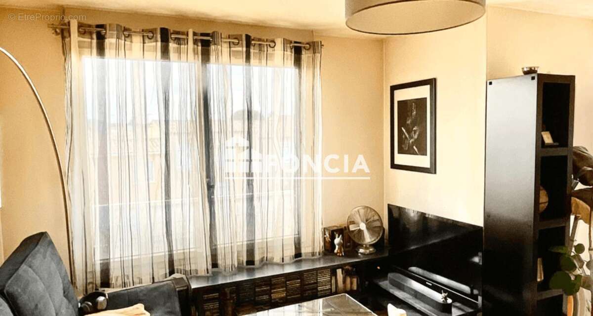 Appartement à MEZE