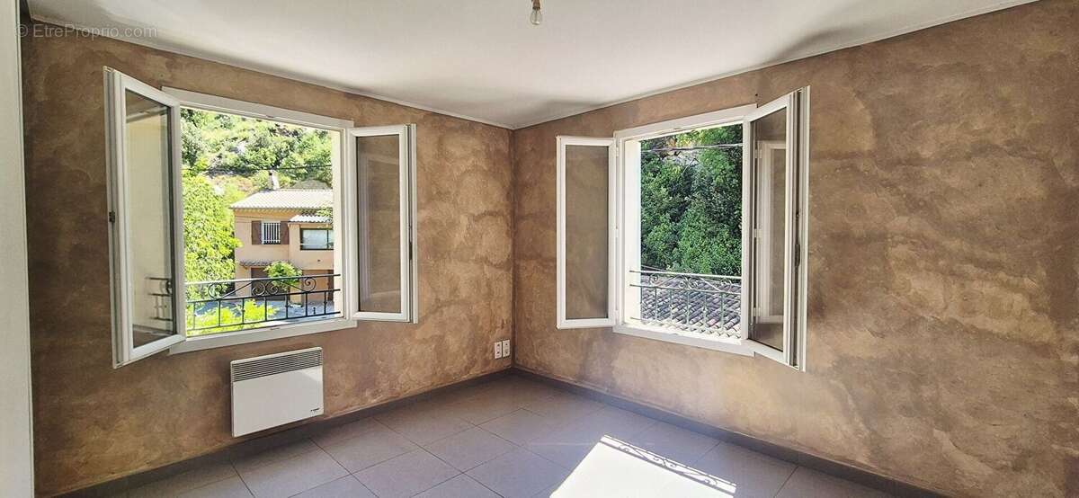 T2 + terrasse et jardin + parking - photo 5