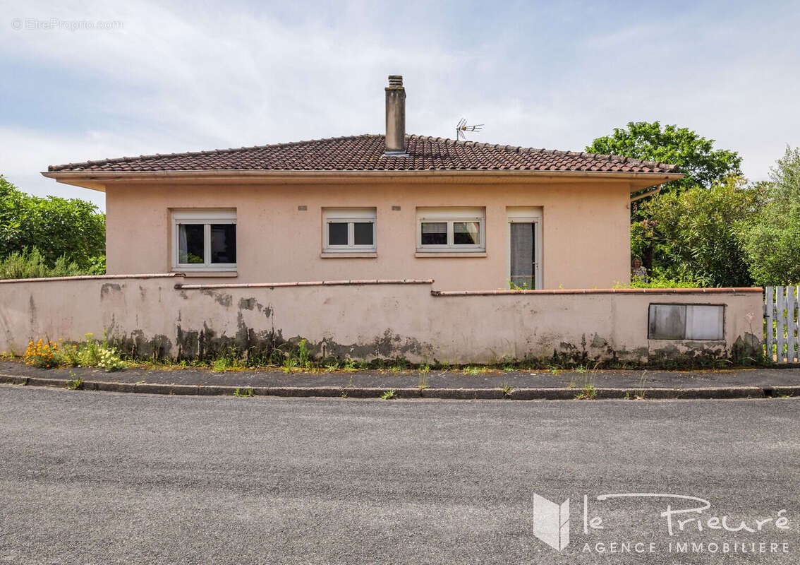 Maison à potentiel avec jardin, garage, sous-sol aménageable et 2 entrées indépendantes, dans un quartier calme d'Albi, proche c - photo 3