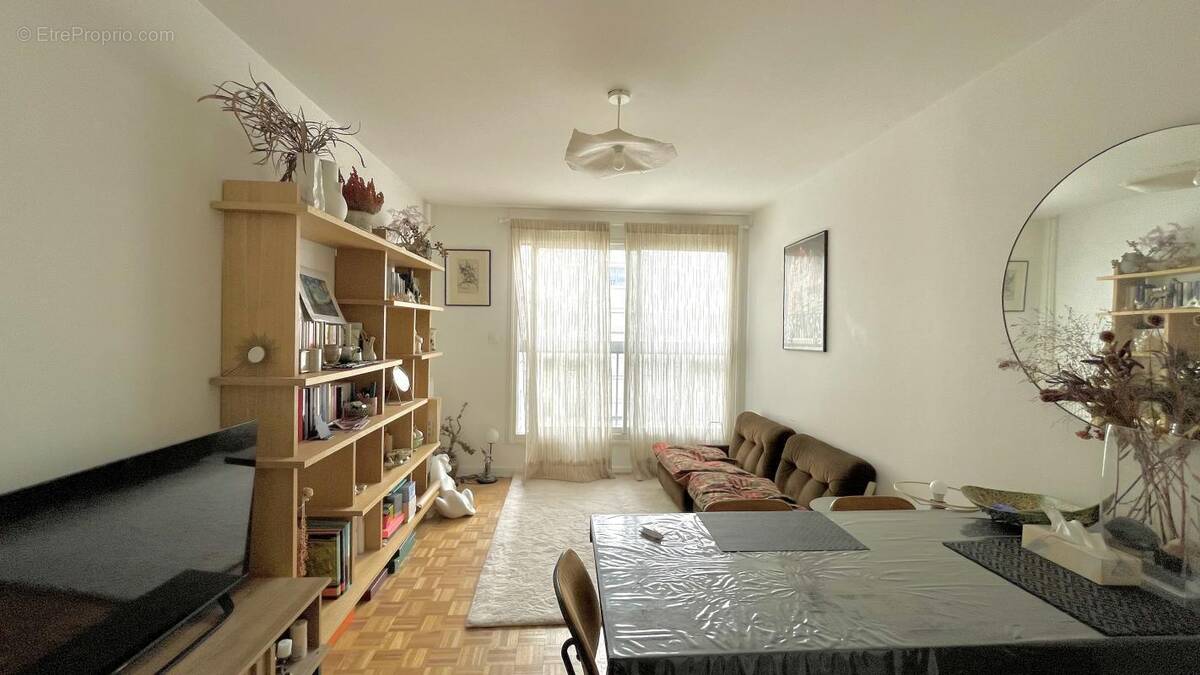Appartement à PARIS-11E