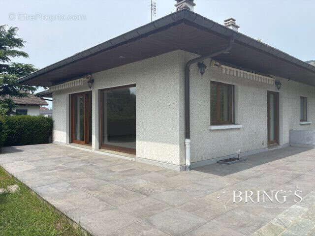 Maison à SAINT-PIERRE-EN-FAUCIGNY