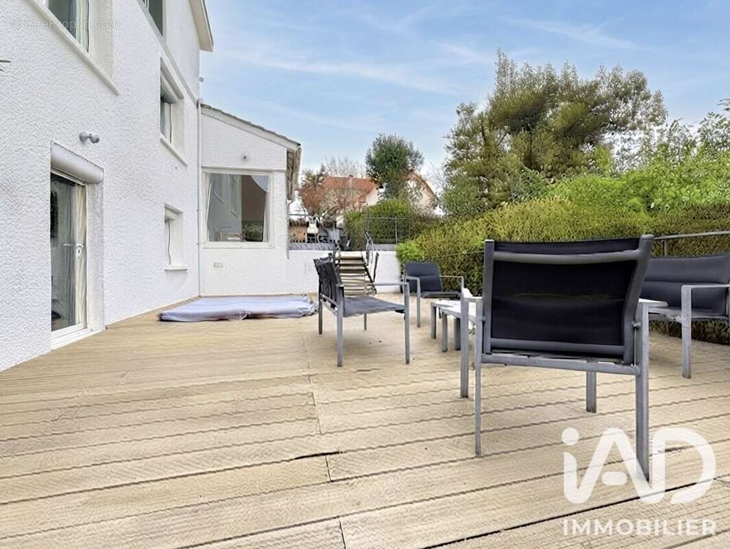 Maison 271 m² à Cahors  - photo 6