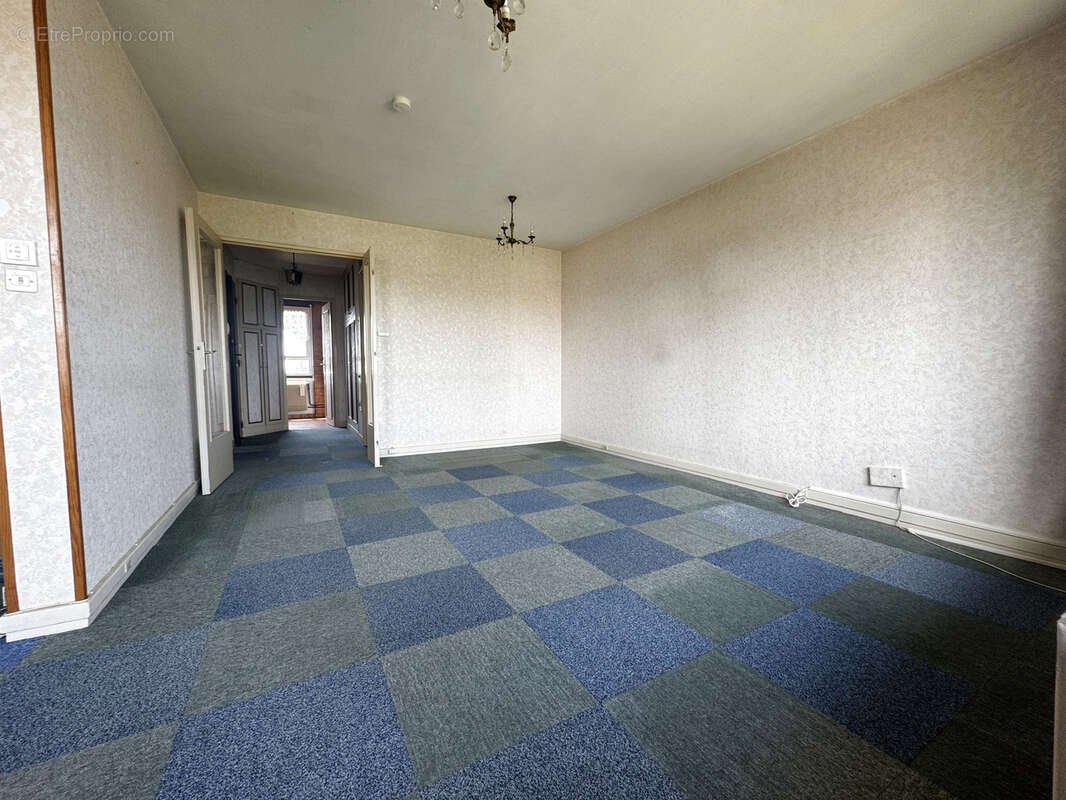 Appartement à SURVILLIERS