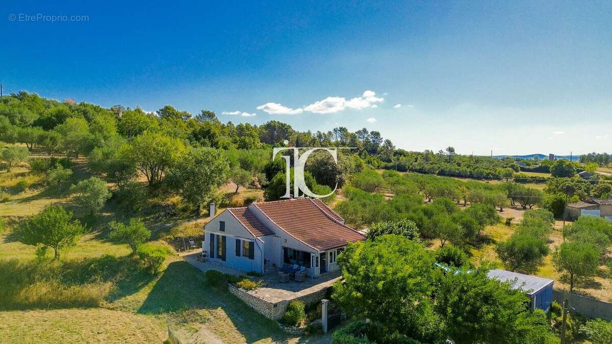 Maison à SAINT-BRES