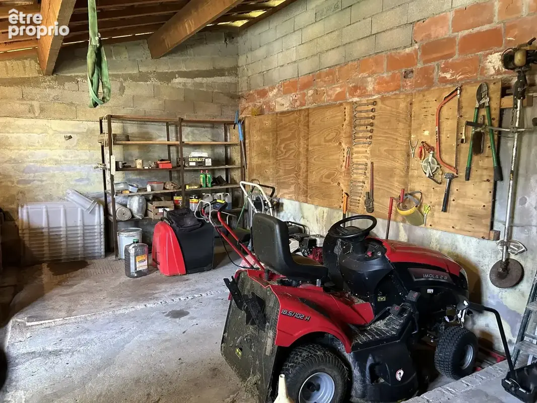 Maison rénové de 4 chambres avec garage pour 3 voitures, dépendances sur 1,3 ha - photo 15