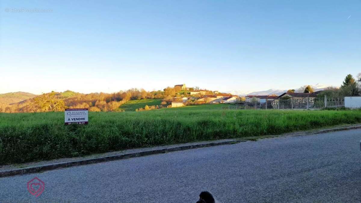 Terrain à SALIES-DU-SALAT
