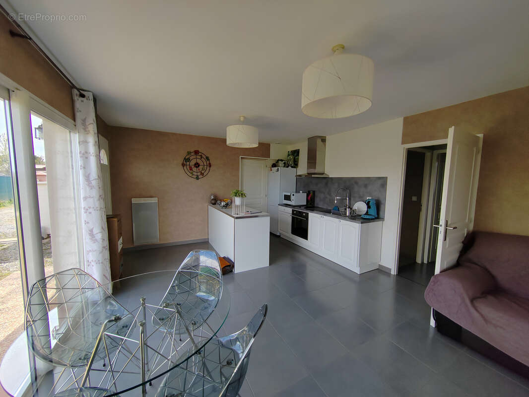 Maison à SAINT-CLAR-DE-RIVIERE