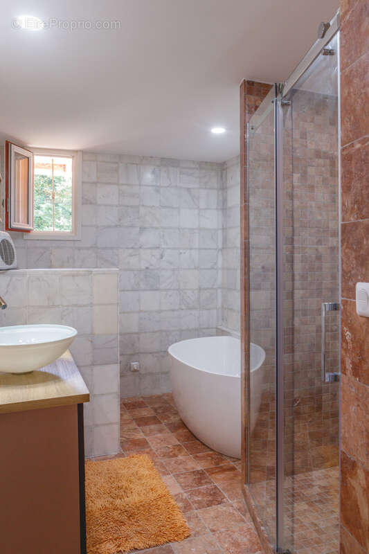 Maison à MOGNENEINS