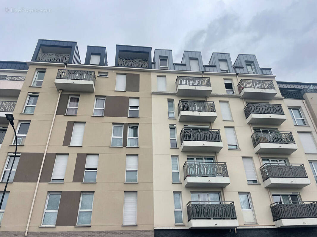Appartement à SARTROUVILLE