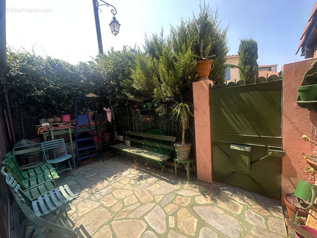 COLLIOURE Appartement RDC T3 avec Terrase et garage - photo 3
