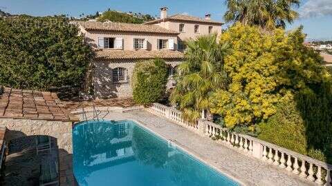 Maison 400 m² à Antibes  - photo 2