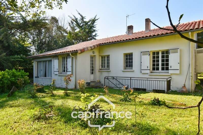 Maison à SAINT-JEAN-D'ANGELY