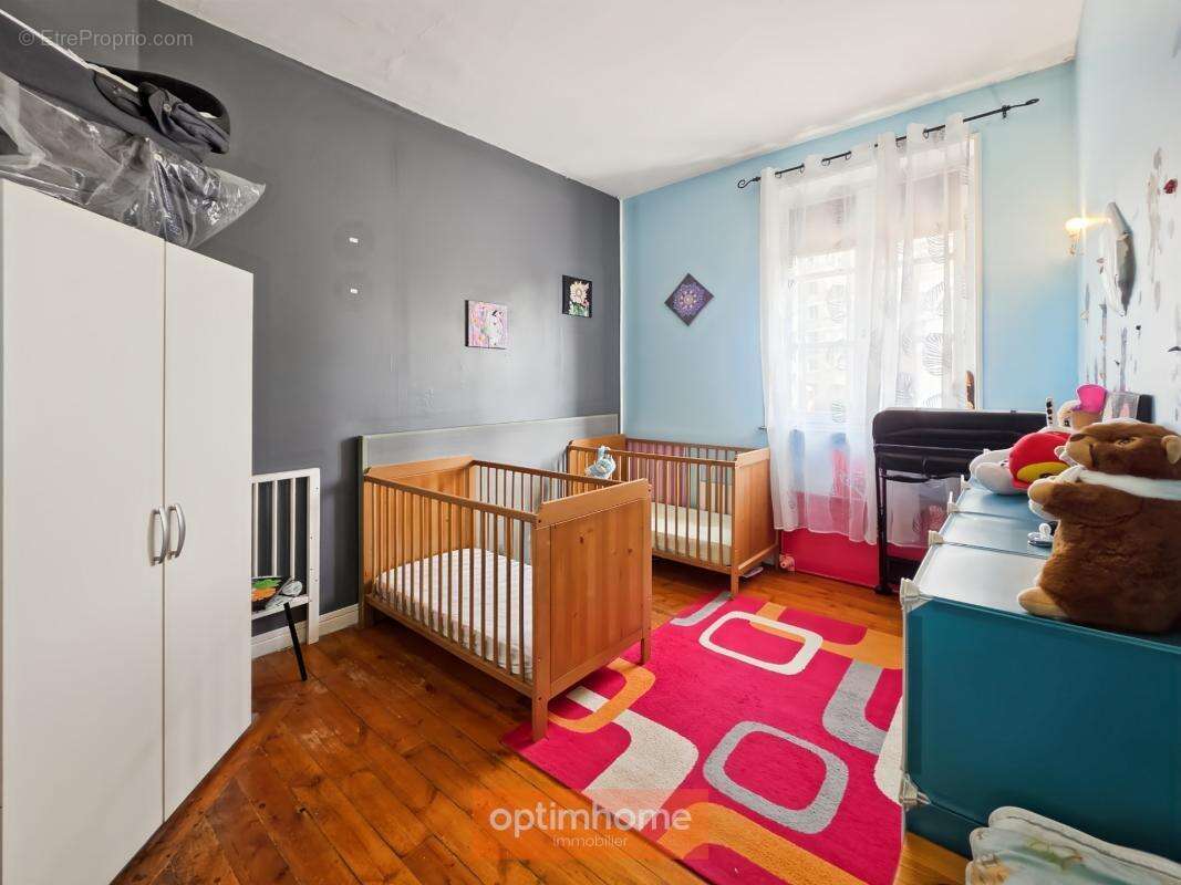 Maison de ville de 146 m² – 4 chambres – bureau – cour et jardin - photo 15