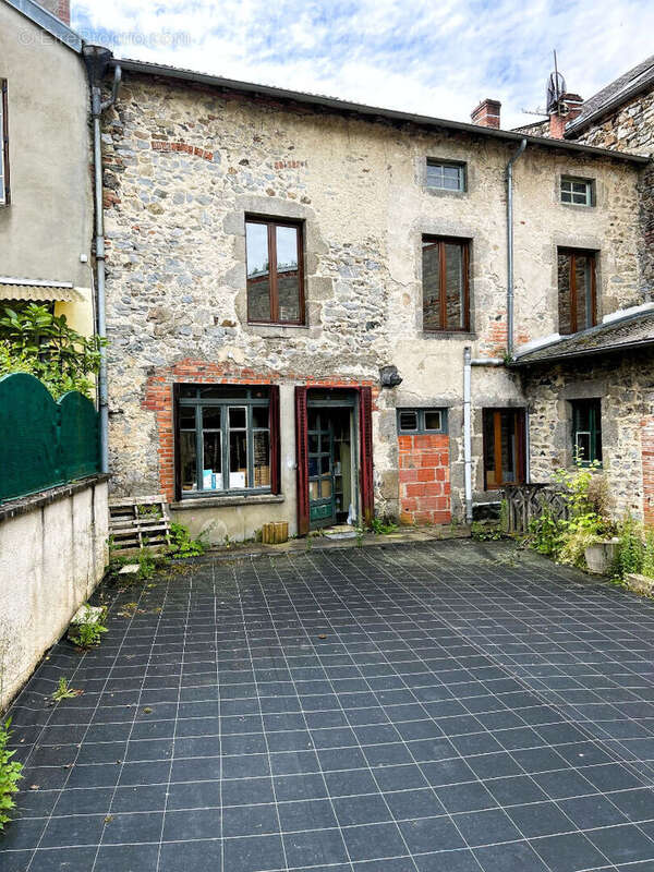 Maison à FERRIERES-SUR-SICHON