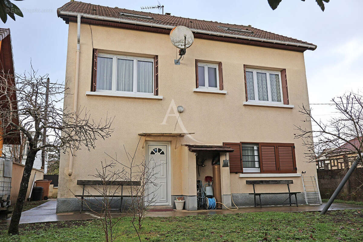 Maison à NEUILLY-SUR-MARNE