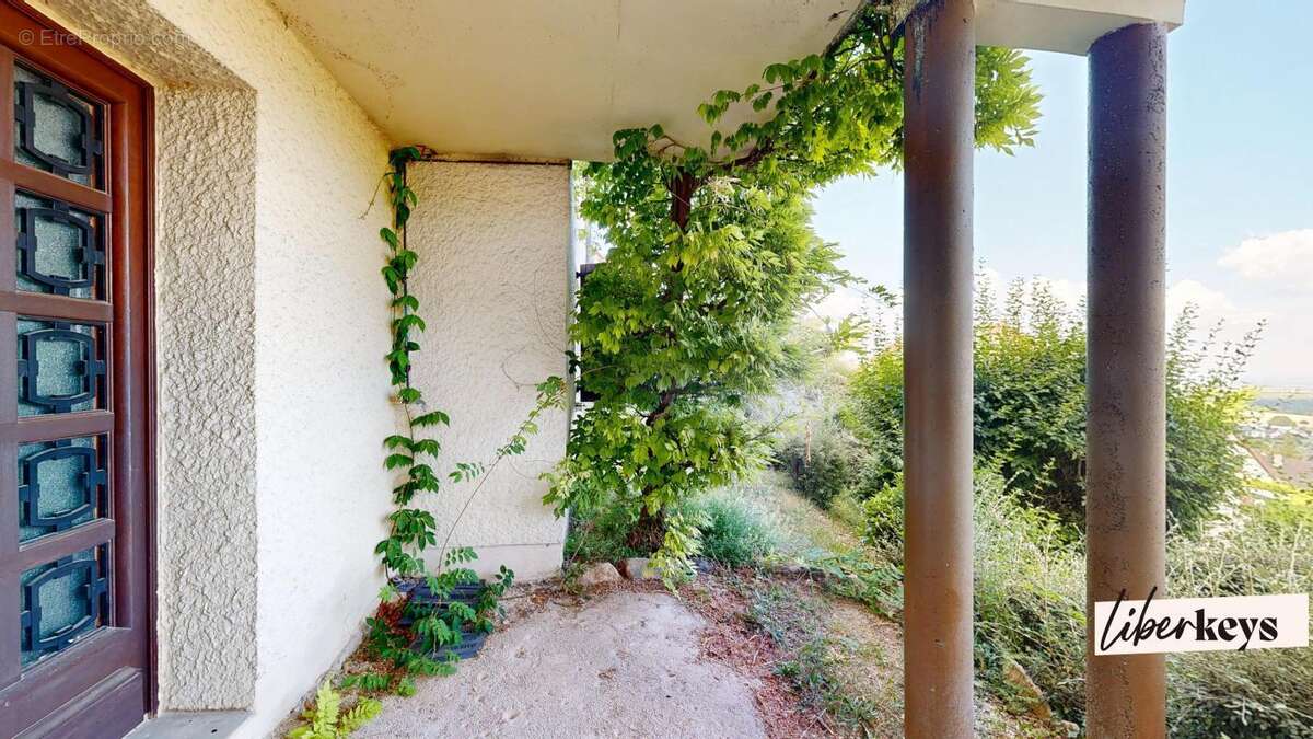 Maison à CORCELLES-LES-MONTS