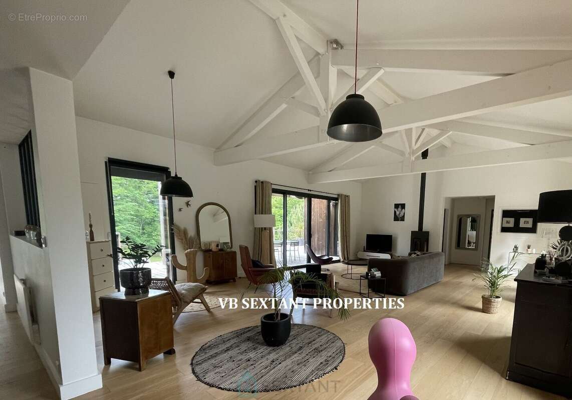 15 mn de Bordeaux, Latresne, magnifique maison de charme en bois avec  dépendance - photo 5