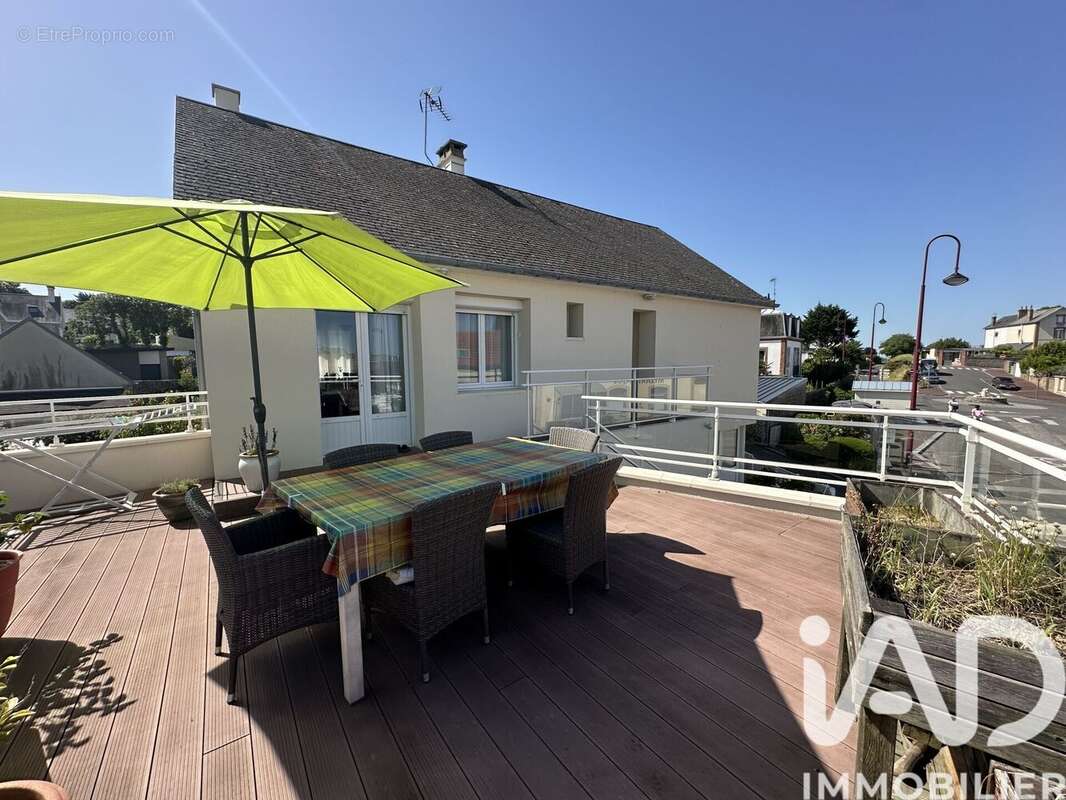 Maison 110 m² à Saint-Pair-Sur-Mer  - photo 4