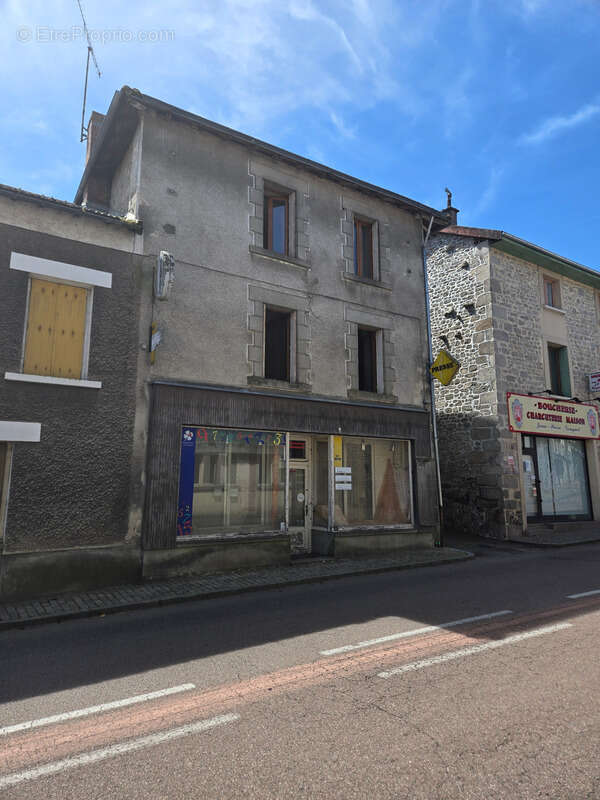 Maison à SAUVIAT-SUR-VIGE