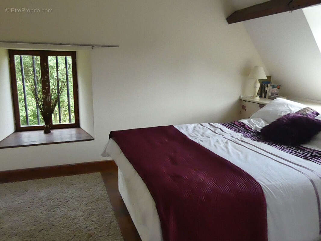 Maison à SAINT-QUENTIN-LES-CHARDONNETS