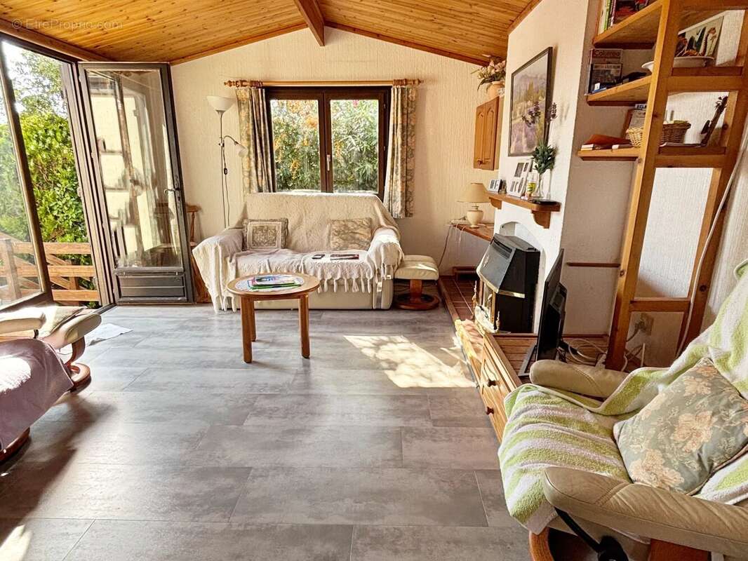 Maison à ROQUEBRUNE-SUR-ARGENS