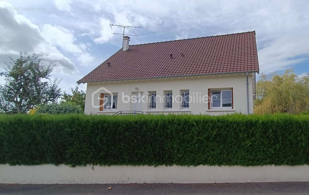 Maison à LE CHATELET-EN-BRIE