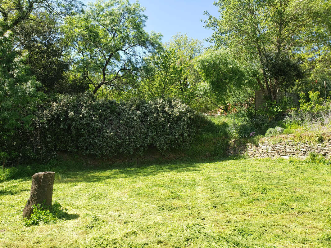 Terrain à LAMALOU-LES-BAINS