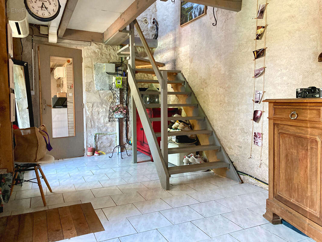 Maison 150 m² à Coulonges-Sur-L'autize  - photo 3