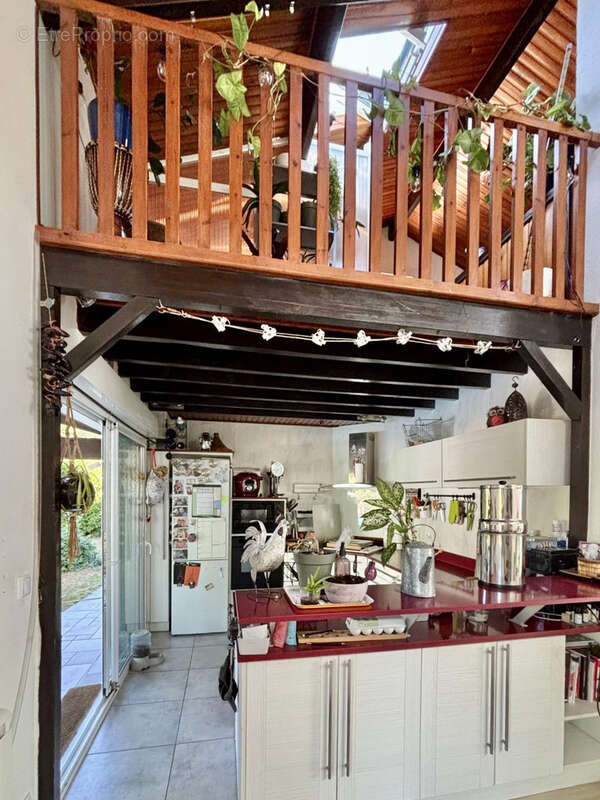 St JEAN D'ILLAC - Maison de charme 124m2 avec grand jardin arboré, piscine et garage - photo 6