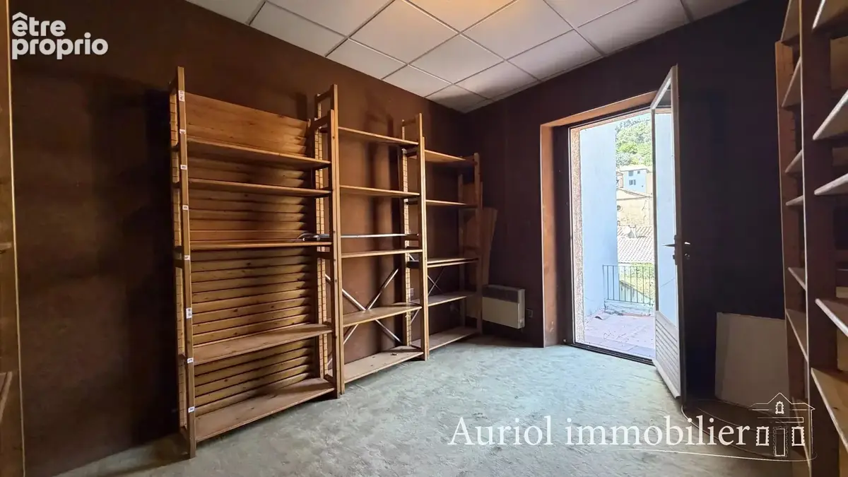 AURIOL Immeuble 200 m2 avec Commerce, Bureau et Appartement - photo 8