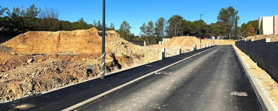 Terrain à SAINT-CLEMENT-DE-RIVIERE