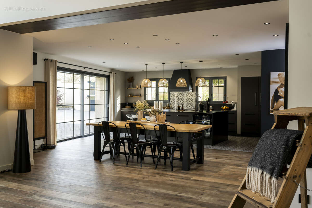 Maison à SAINT-BONNET-DE-MURE