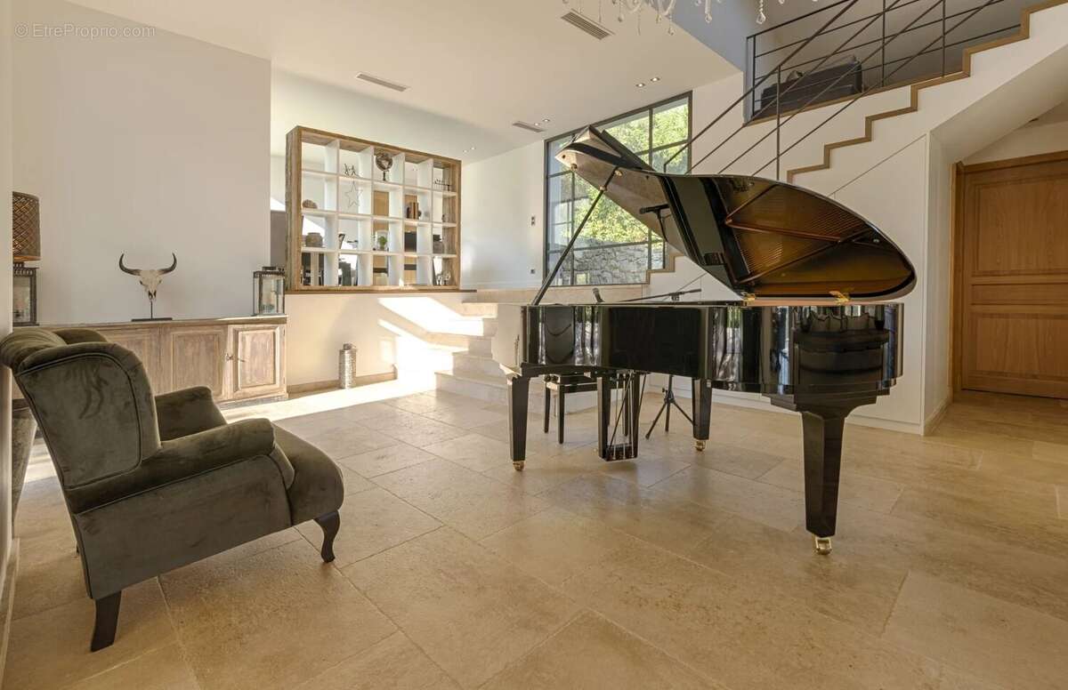 Maison à MOUGINS