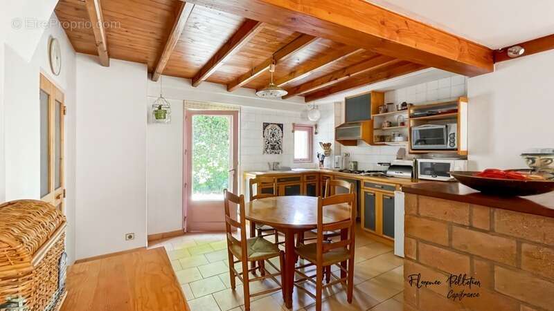 A vendre ancienne métairie 182 m² habitables et 350 m² d’atelier proche de Cuq-Toulza - photo 8