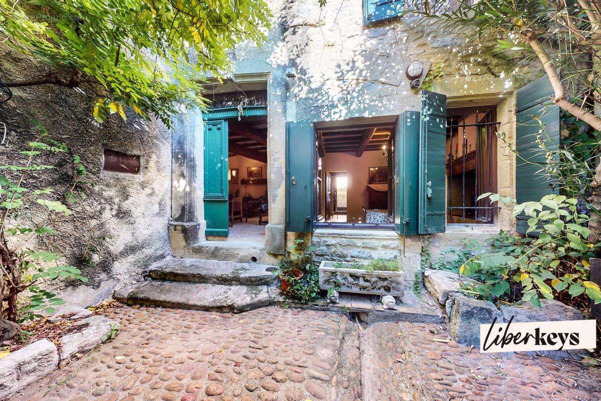 Maison à GALLARGUES-LE-MONTUEUX