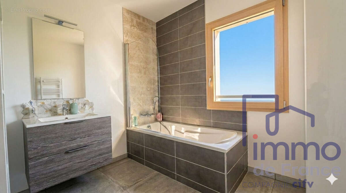 Maison 112 m² à Saint-Bonnet-Les-Oules  - photo 3