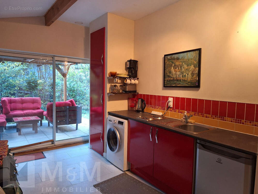 Maison à BESSEDE-DE-SAULT