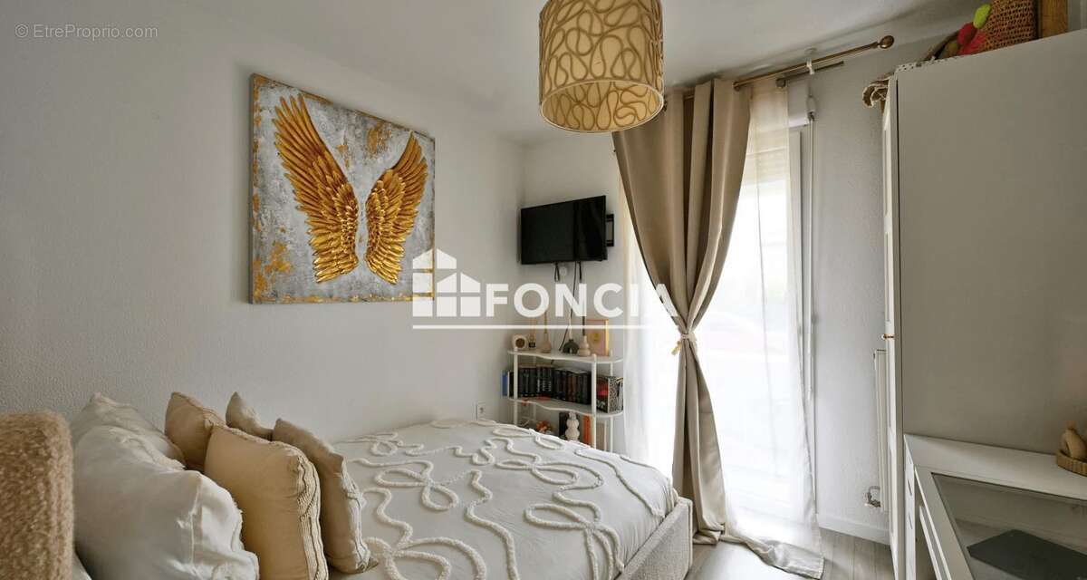 Appartement à CHANTELOUP-LES-VIGNES