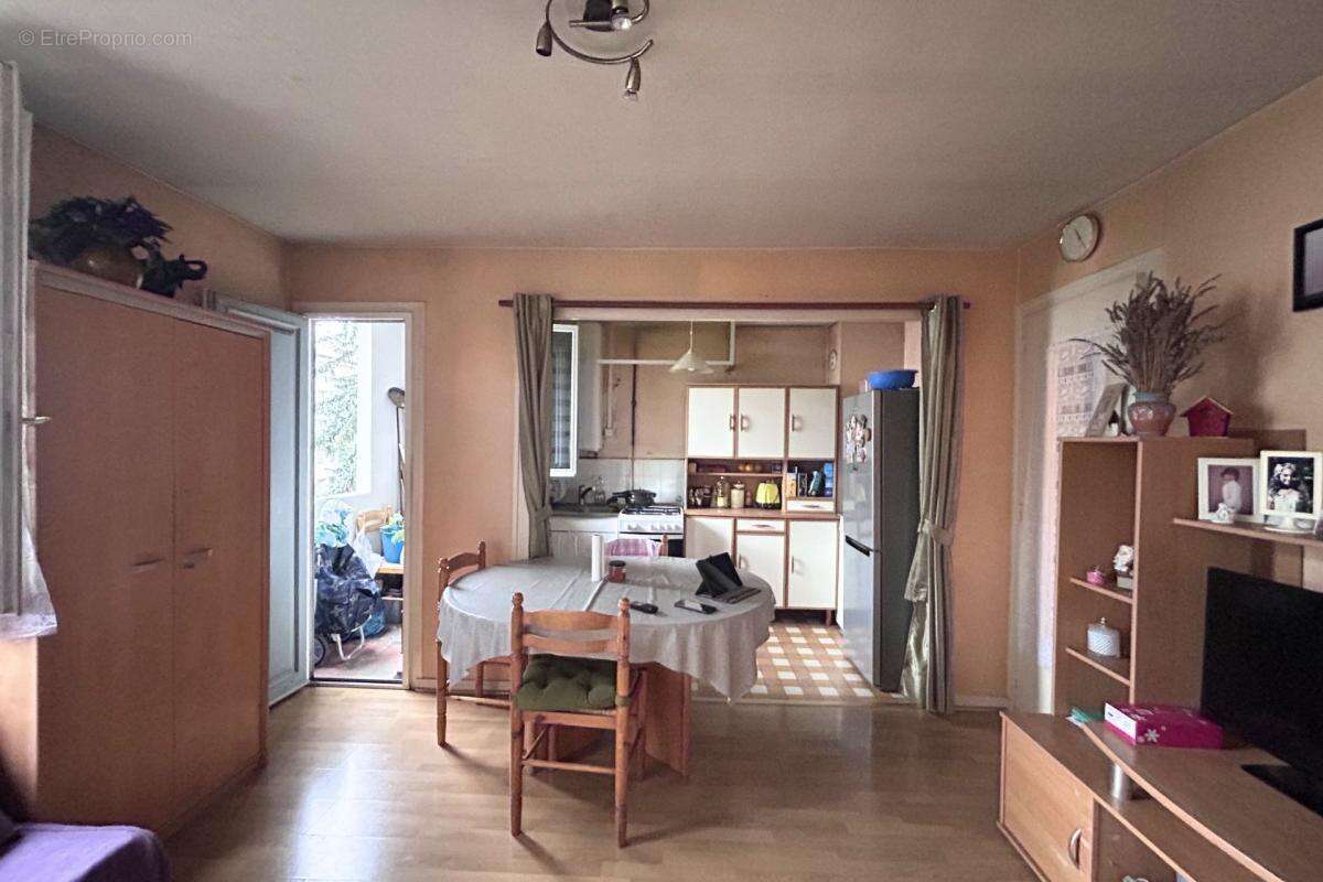 Appartement à vendre 2 pièces lyon 8eme arrondissement (69) - balcon - parking - cave - proche des commodites - photo 3