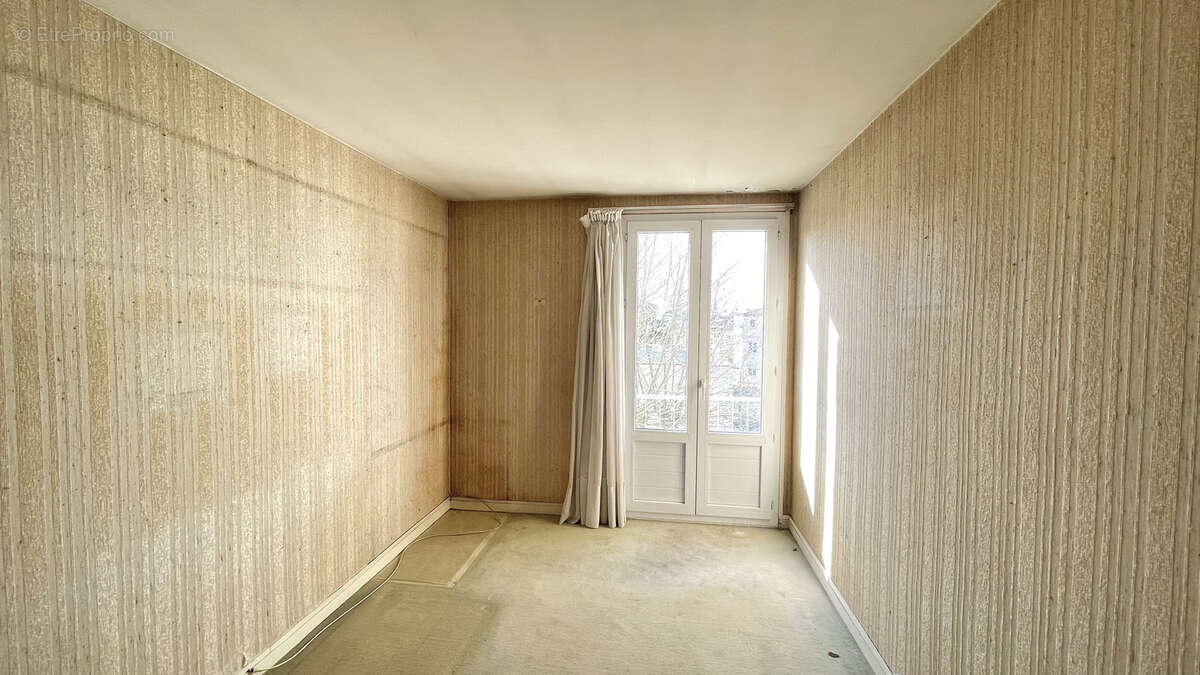 Opportunité! Appartement T4 3 chambres avec Cave secteur Edouard Vaillant / Chartrons - photo 8