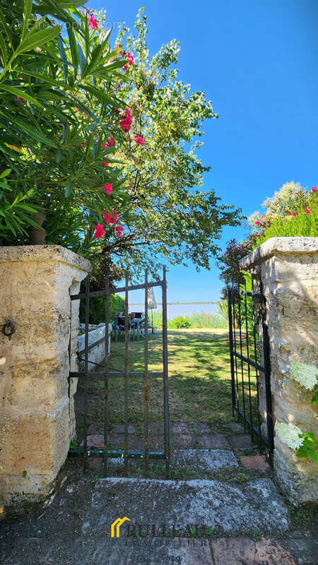 Maison à BAYON-SUR-GIRONDE