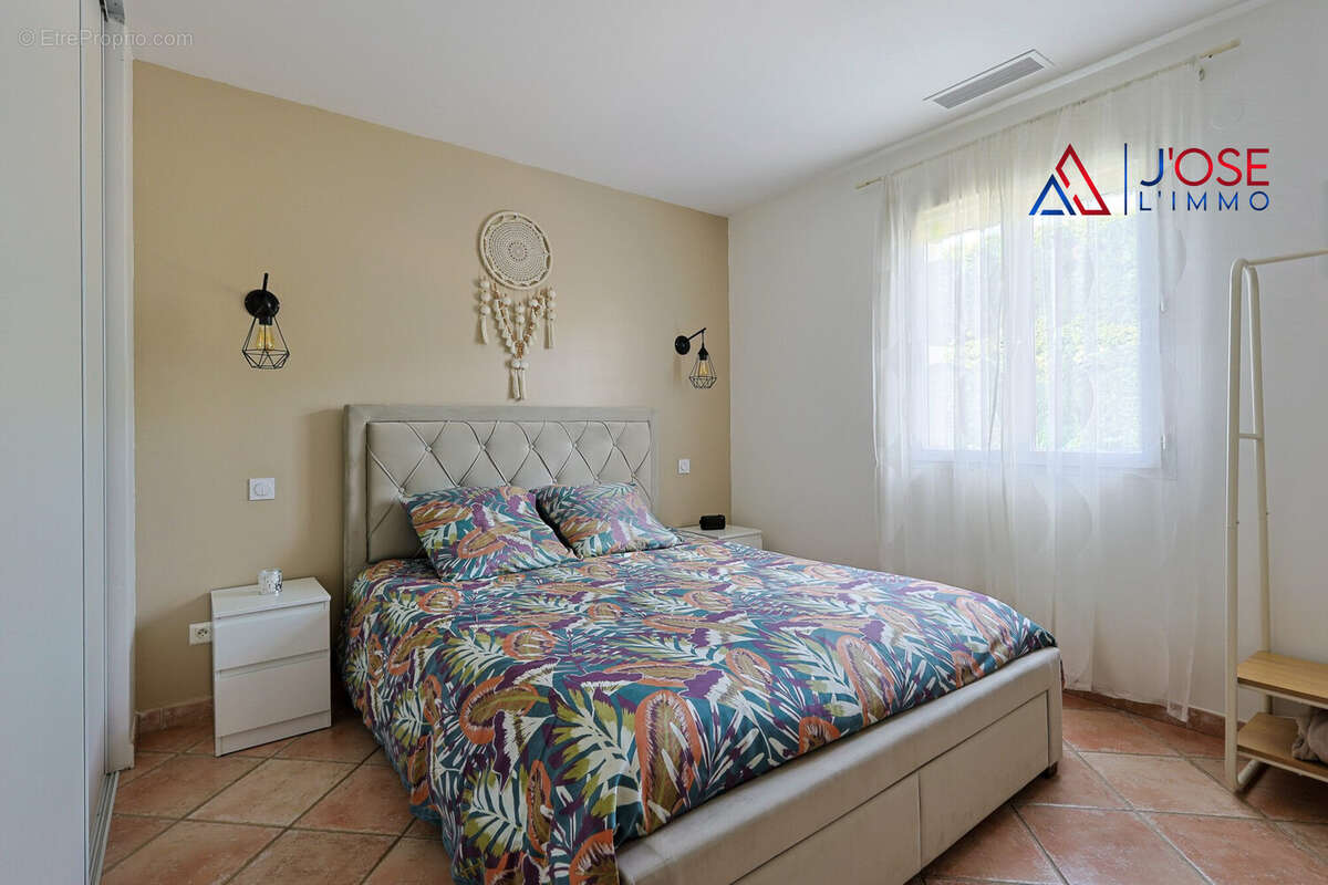 Suite parentale confortable et lumineuse - Maison à POURRIERES