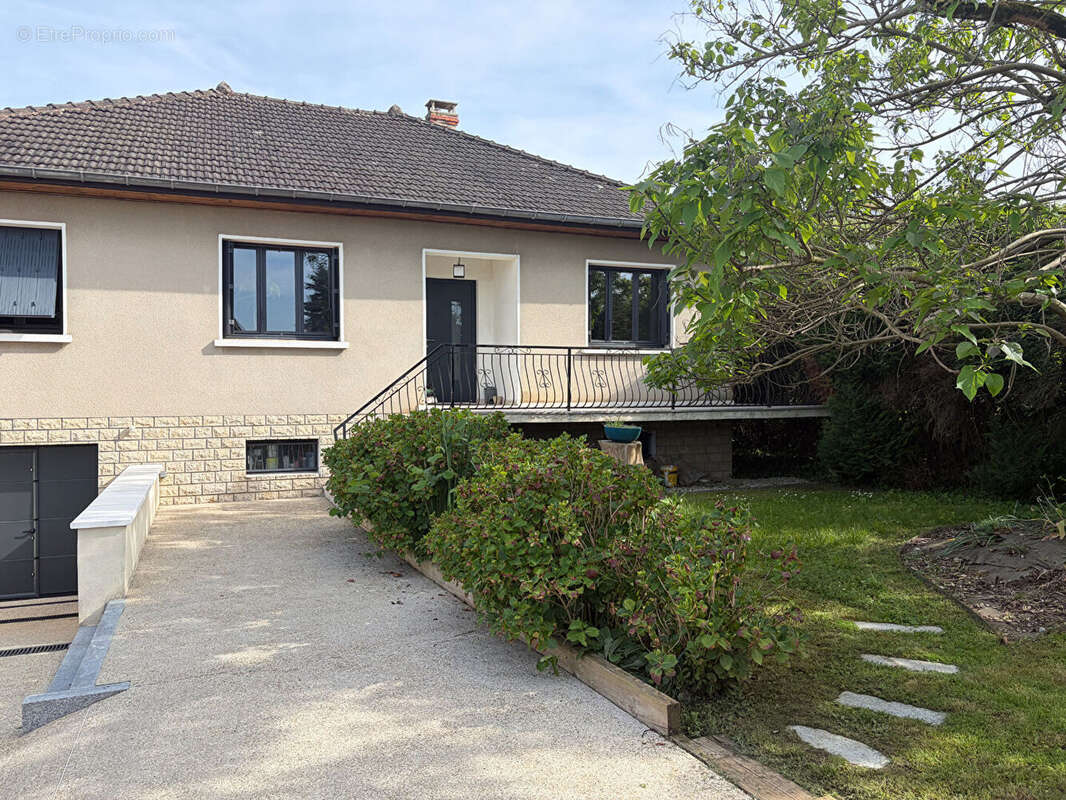Maison à VILLETTE-D'ANTHON