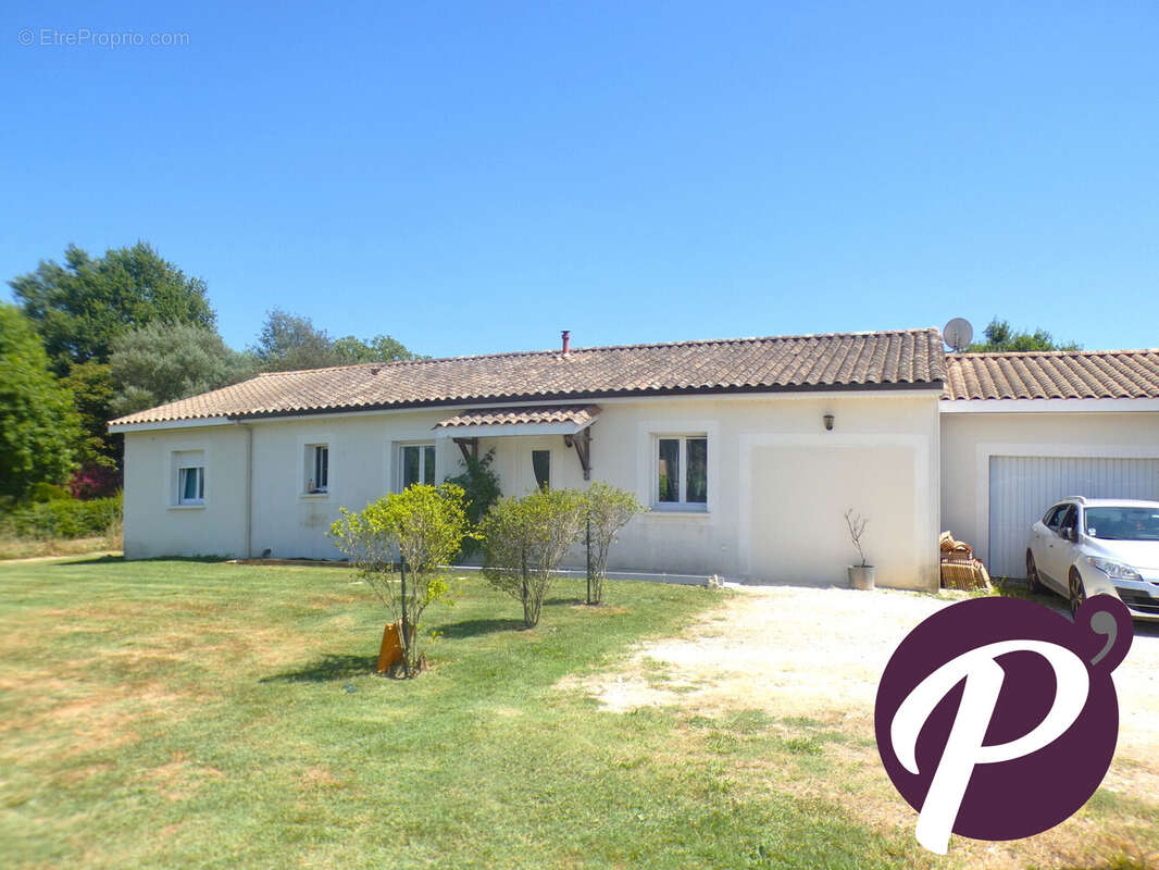 Maison à COURS-DE-PILE