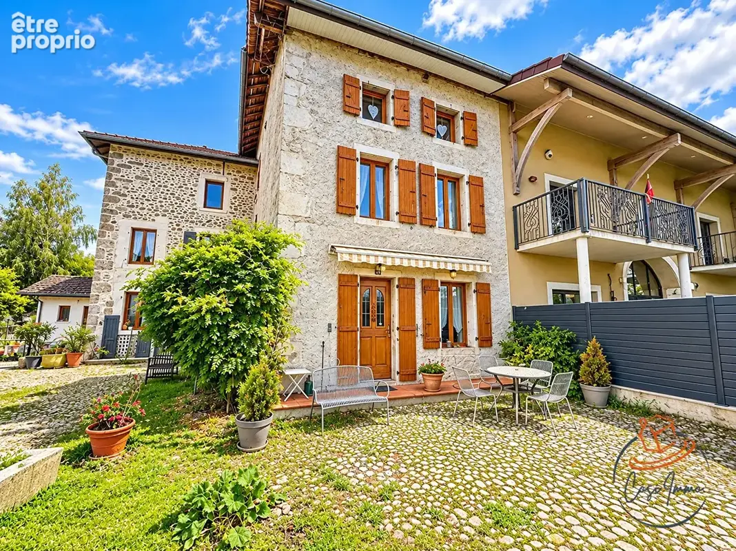 Maison à SAINT-GENIS-POUILLY