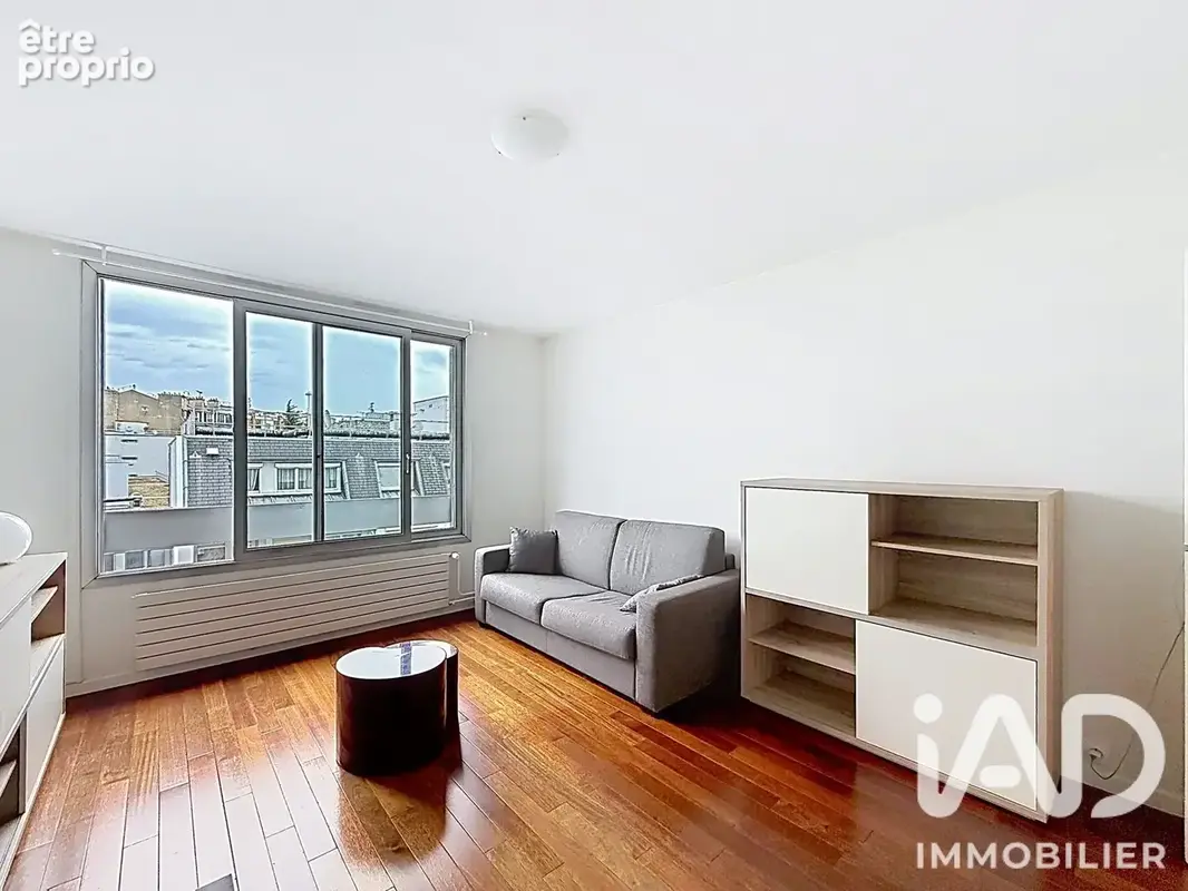Photo 1 - Appartement à PARIS-18E